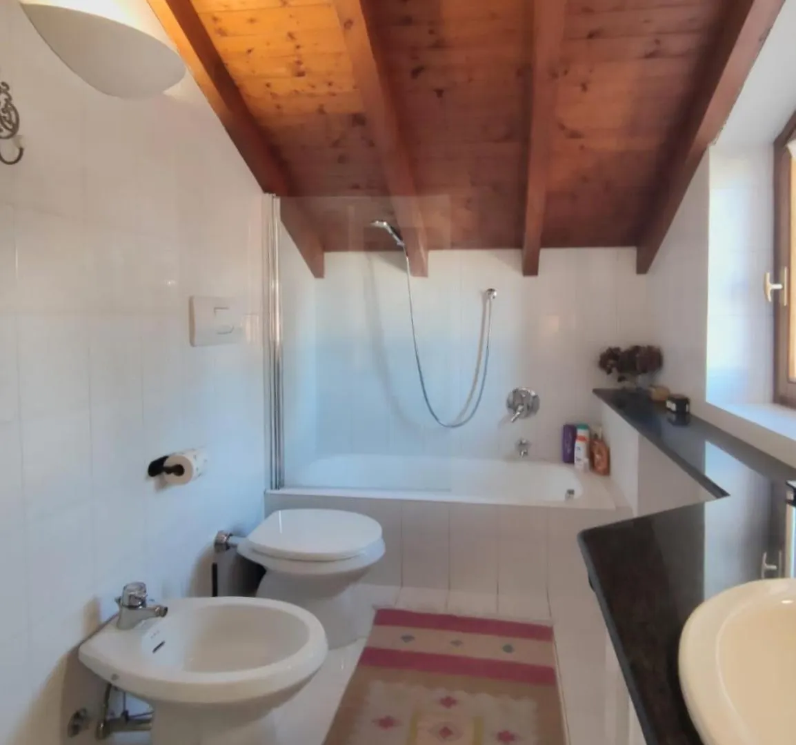 Apartament La Casa Di Gio Angera Włochy